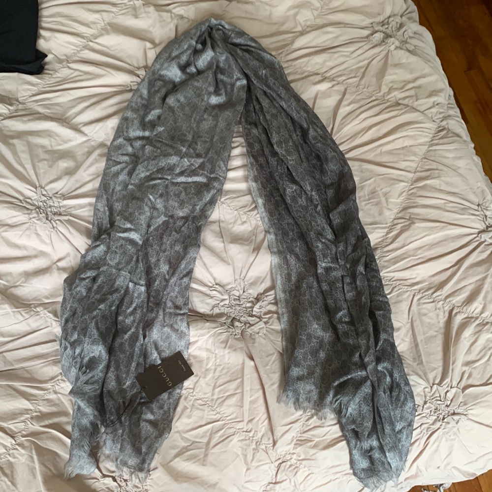 Cashmere Gucci scarf NWT